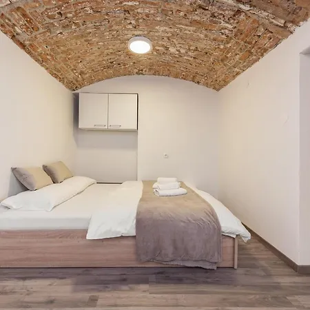 Gong Apartment *